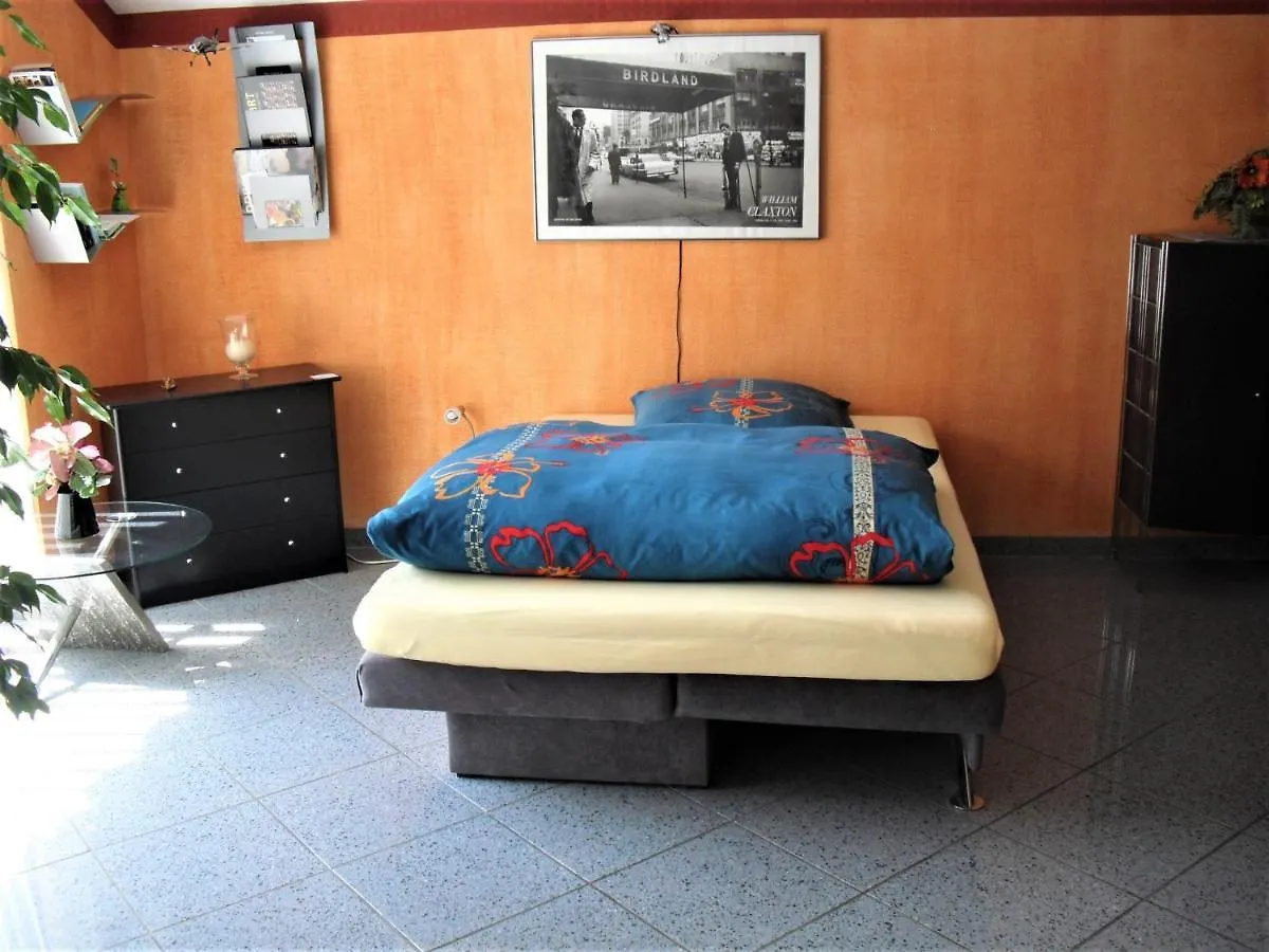 Apartment Super Xxl Ferienwohnung 73 Qm, Mit Balkon Cadolzburg Germany