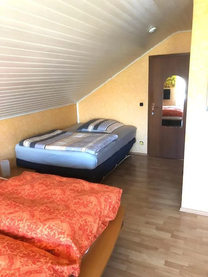 Super Xxl Ferienwohnung 73 Qm, Mit Balkon Cadolzburg Germany